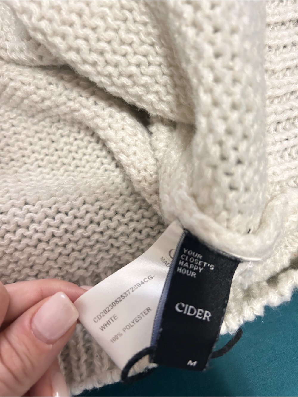 Cider KNIT V-NECK BUTTON FLOWER Cardigan - Picture 7 of 7